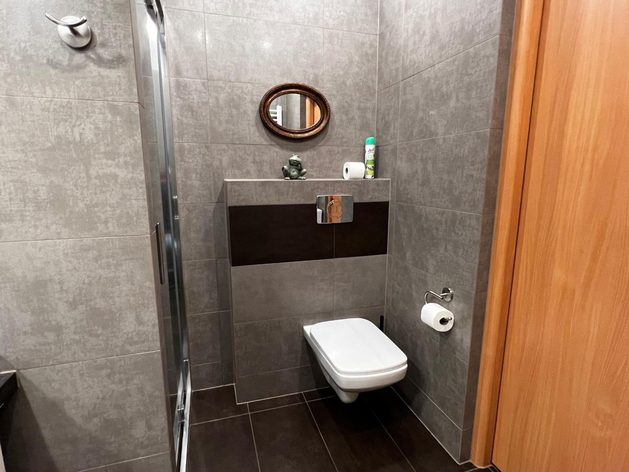 Apartment Friendly - *