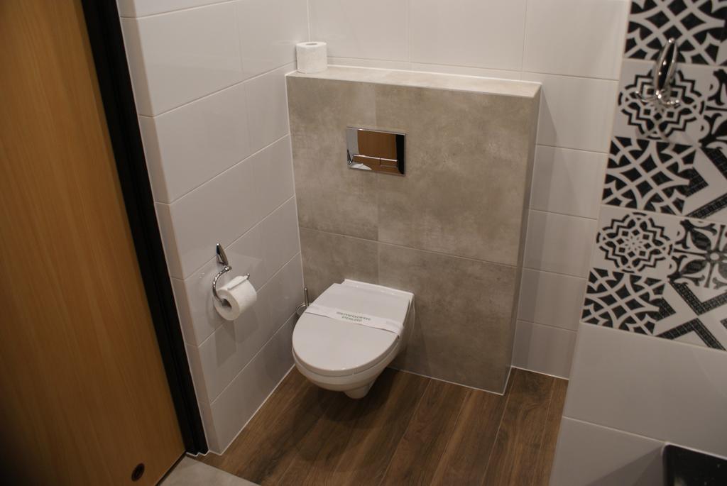 Apartment Friendly - *